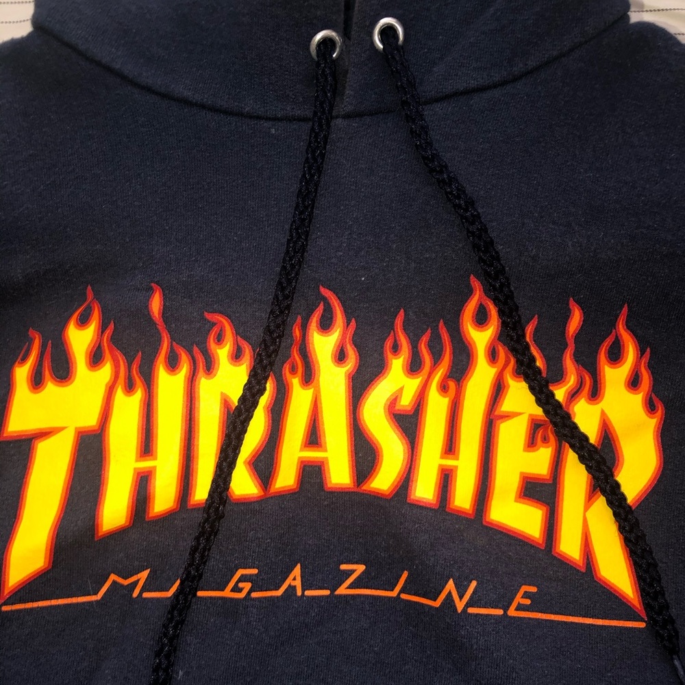 navy blue thrasher sweatshirt